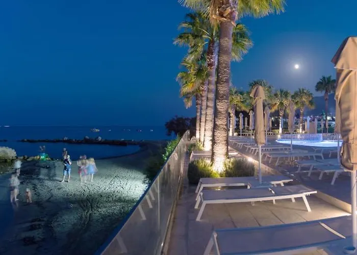 Xenos Kamara Aparthotel 2*