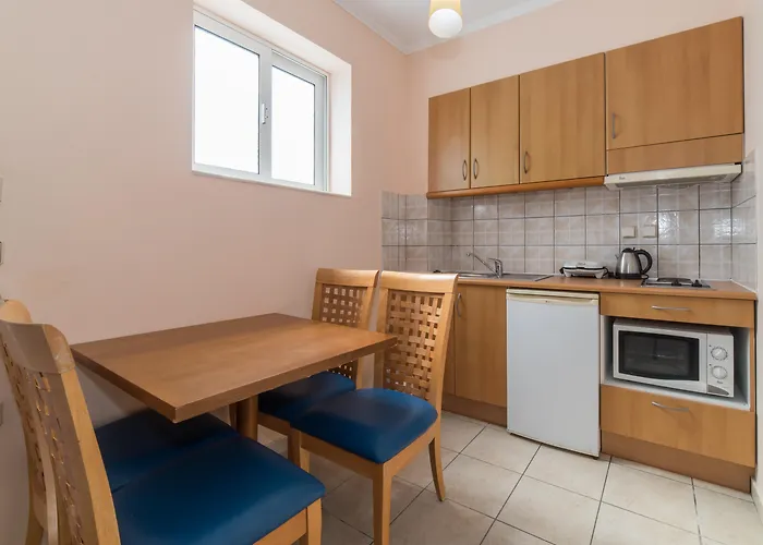 Aparthotel Xenos Kamara Argassi