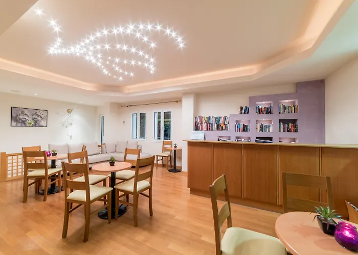 Xenos Kamara Aparthotel 2*