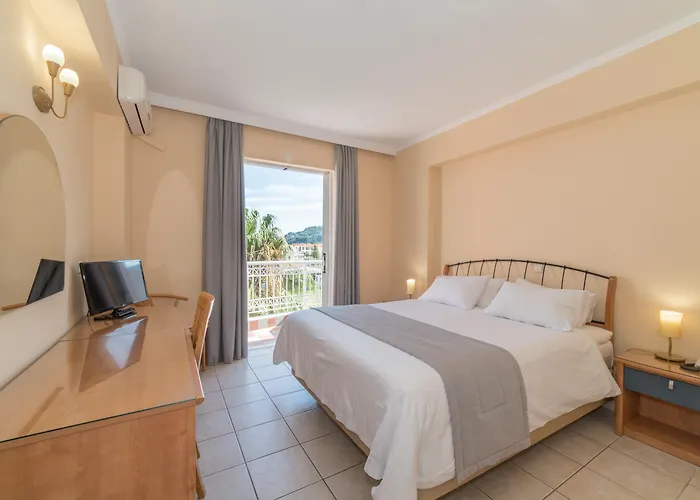 Xenos Kamara Argassi