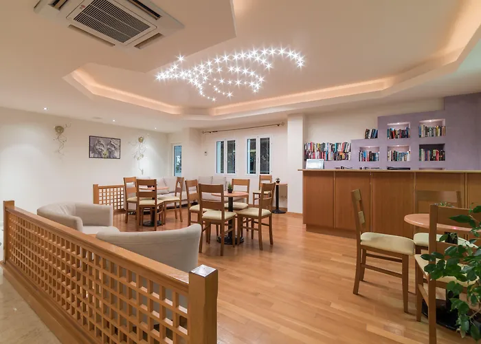 Xenos Kamara Aparthotel 2*