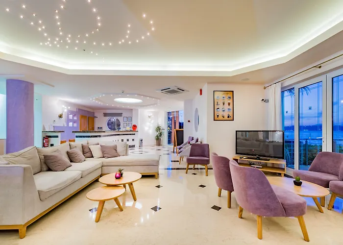 Xenos Kamara 2* Argassi