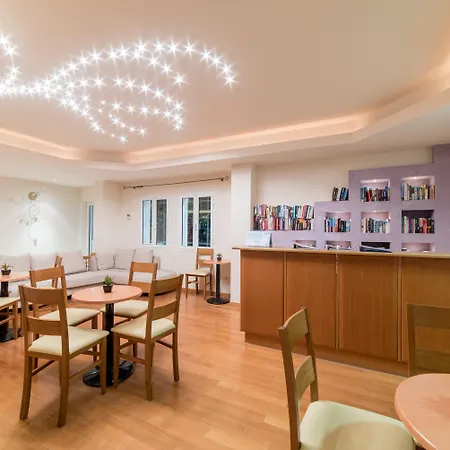 Xenos Kamara Aparthotel 2*