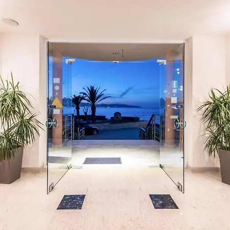 Xenos Kamara Argassi